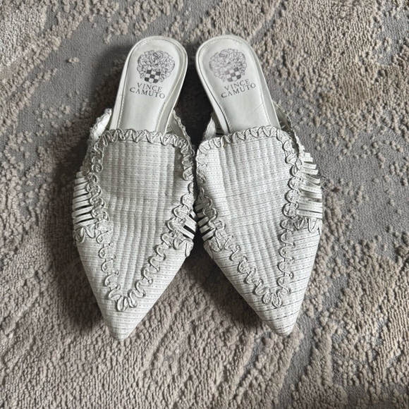 Vince Camuto Manindie White leather Pointed Toe woven Flats slip on Mules 9 - Picture 10 of 10